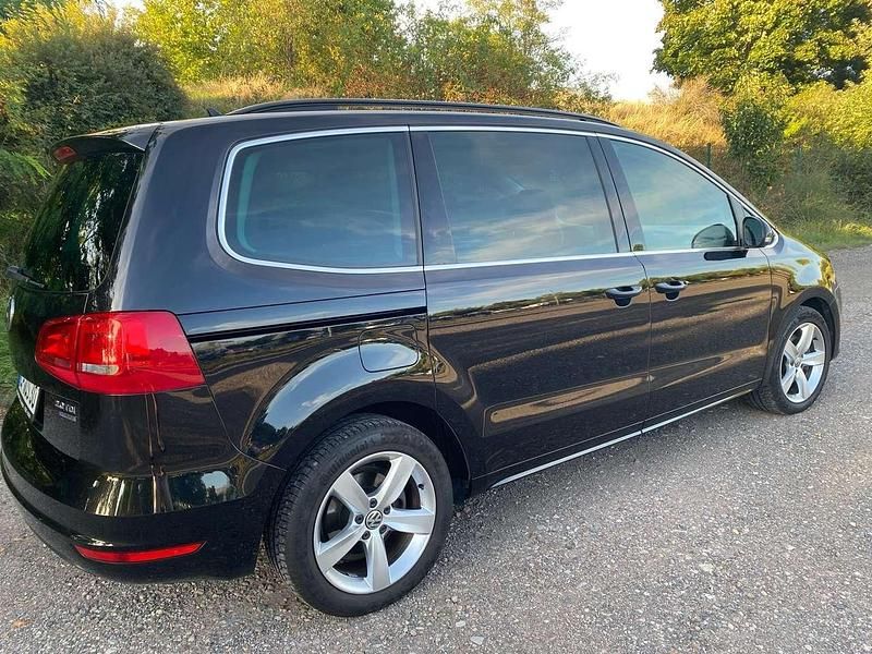 Schwarz Gebraucht 2011 VW Sharan Trendline Van / Kleinbus | 10.440 € (Fairer Preis) - Bild 1/4