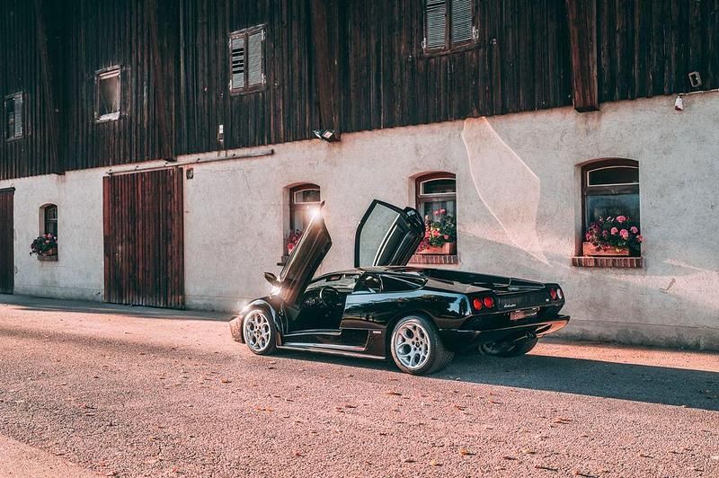 Nero Gebraucht 2001 Lamborghini Diablo Coupé | 499.000 € - Bild 1/4