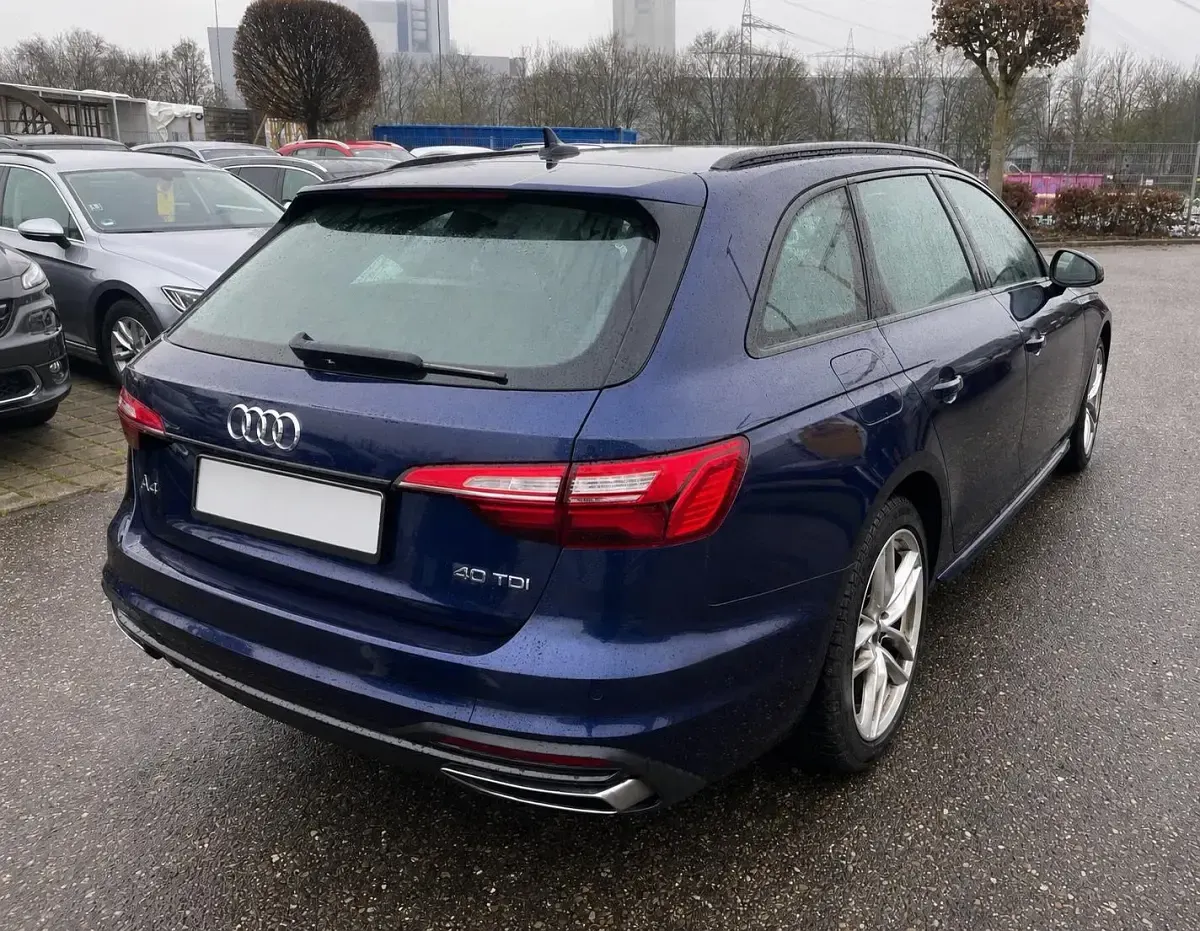 Gebraucht Audi A4 Advanced 190 PS (139 kW) 2021 Blau Kombi