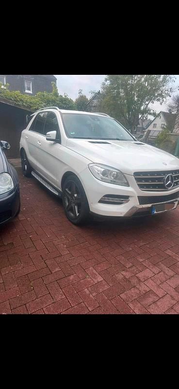 Gebraucht Mercedes ML350 258 PS (189 kW) 2012 Weiß SUV