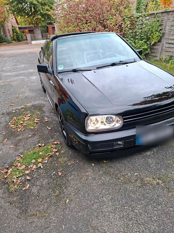 Gebraucht VW Golf Cabriolet 90 PS (66 kW) 1993 Schwarz Cabrio