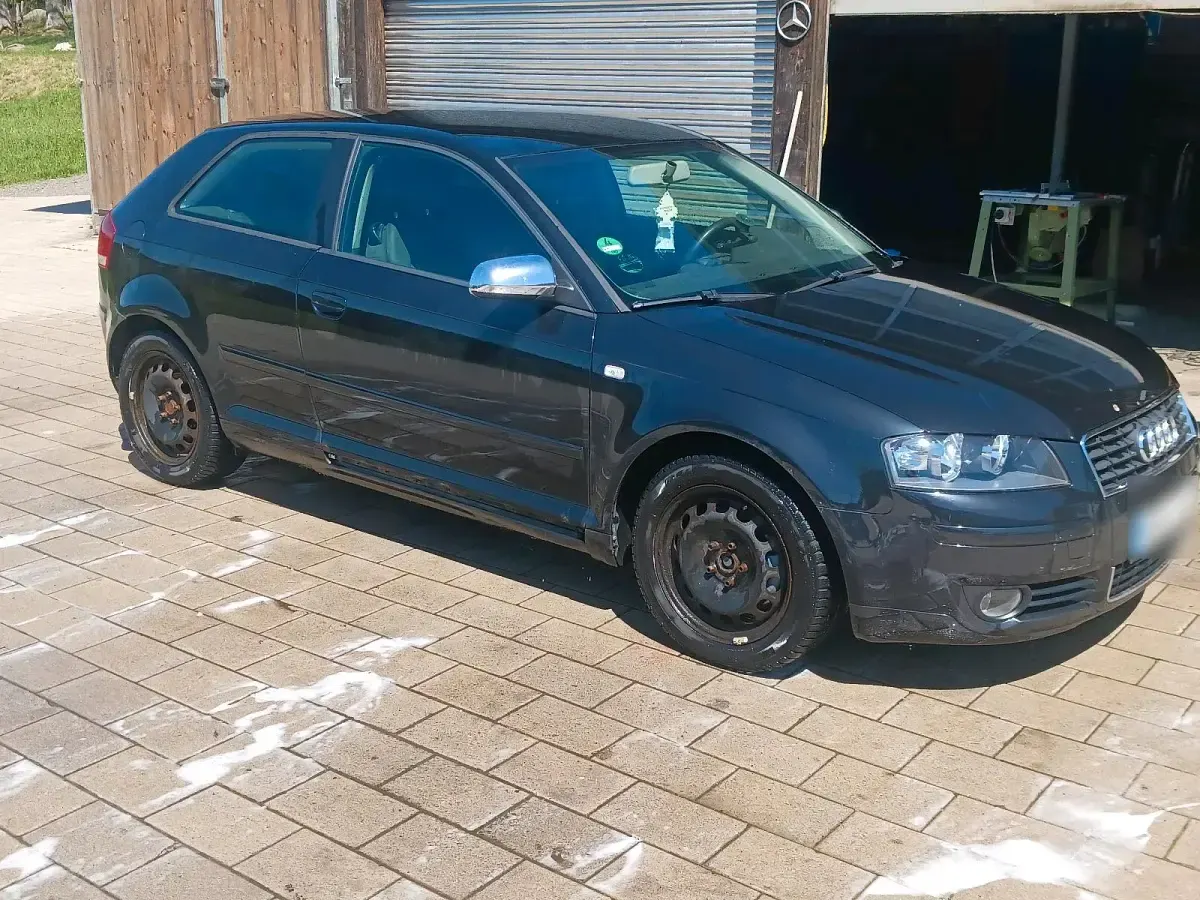 Gebraucht Audi A3 105 PS (77 kW) 2004 Schwarz Kleinwagen