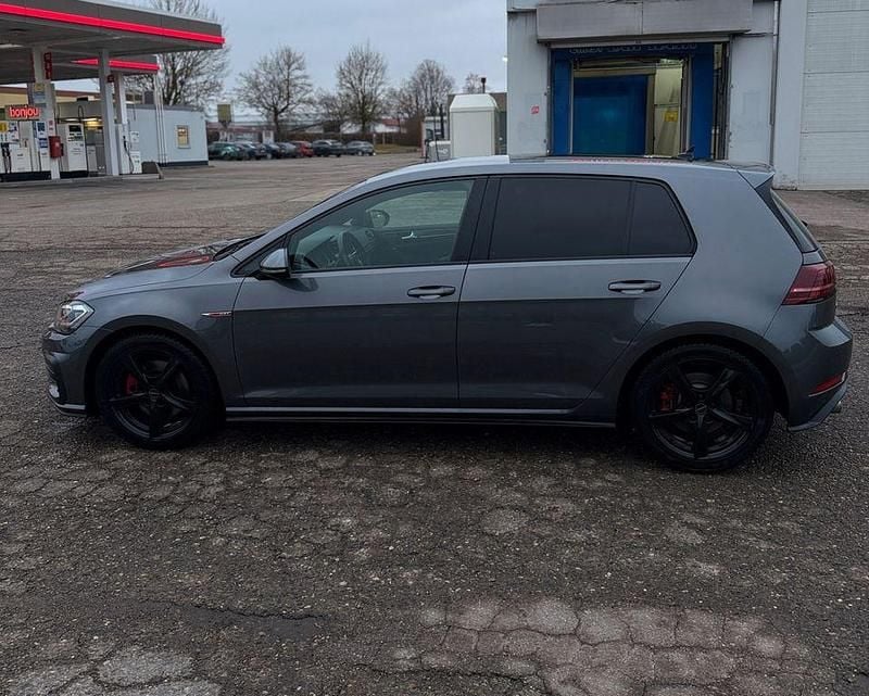 Gebraucht VW Golf VII GTI 230 PS (169 kW) 2018 Grau Limousine