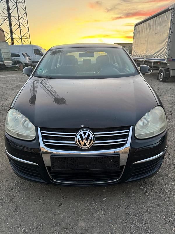 Schwarz Gebraucht 2005 VW Jetta Trendline Limousine | 1.690 € (Fairer Preis) - Bild 1/4