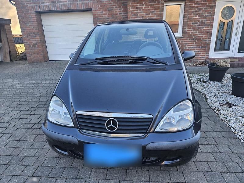 Usado Mercedes A140 82 HP (60 kW) 2002 Cinzento Citadino