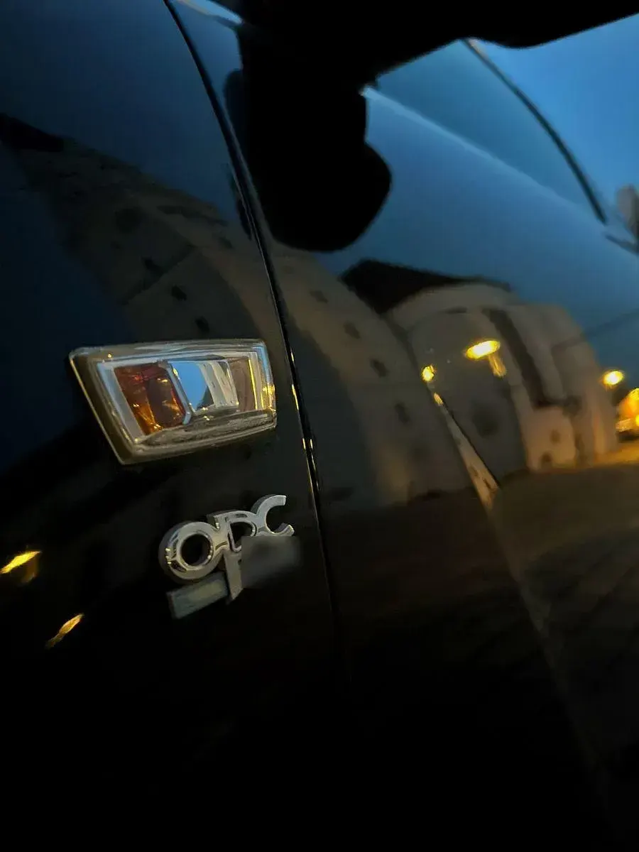 Gebraucht Opel Insignia Sport 194 PS (142 kW) 2015 Schwarz Limousine