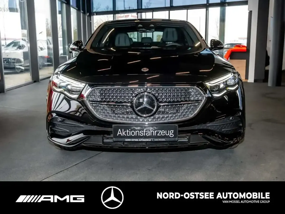 Gebraucht Mercedes E450 AMG 367 PS (269 kW) 2026 Metalliclack obsidianschwarz m Limousine