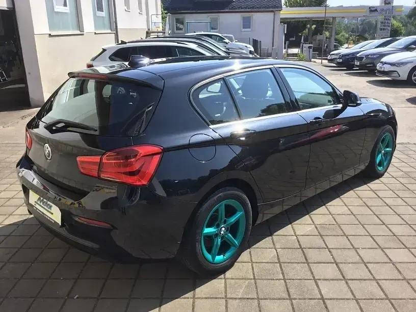 Gebraucht BMW 116 Advantage 109 PS (80 kW) 2017 Black sapphire metallic Kleinwagen