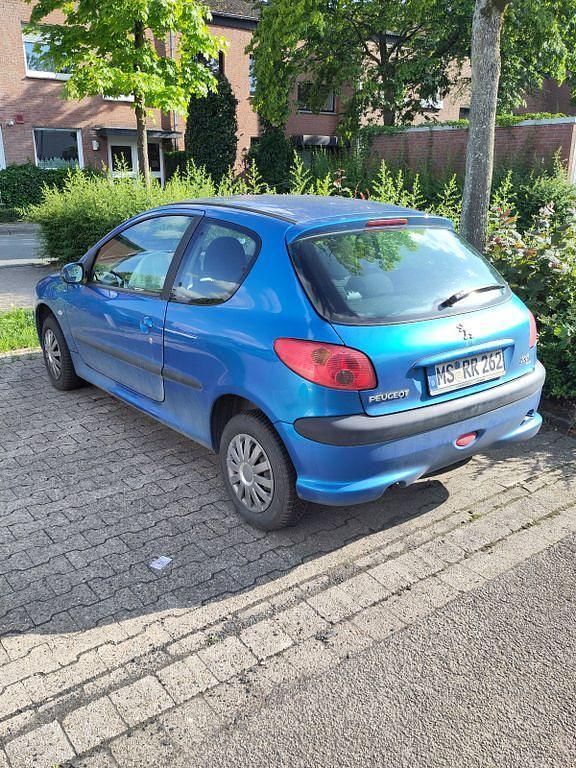 Blau Gebraucht 2004 Peugeot 206 Limousine | 800 € (Fairer Preis) - Bild 1/4