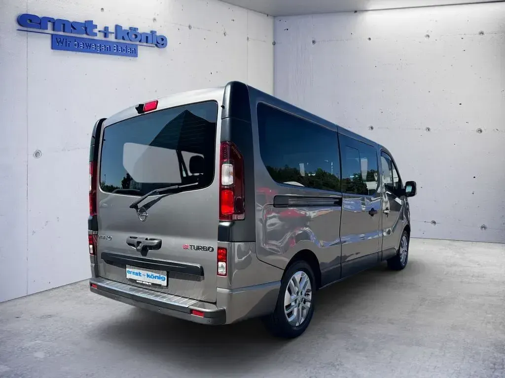 Gebraucht Opel Vivaro S 145 PS (106 kW) 2017 Silber Van / Kleinbus