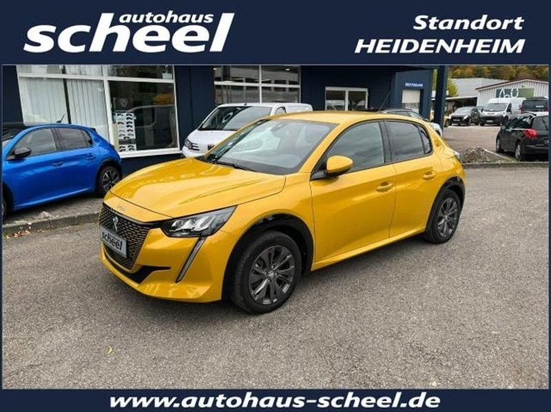Gelb Gebraucht 2021 Peugeot e-208 Allure Kleinwagen | 14.890 € (Guter Preis) - Bild 1/4