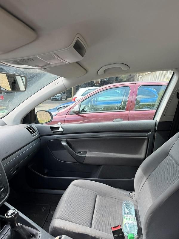 Second-hand VW Golf 2003 Argintiu Coupe