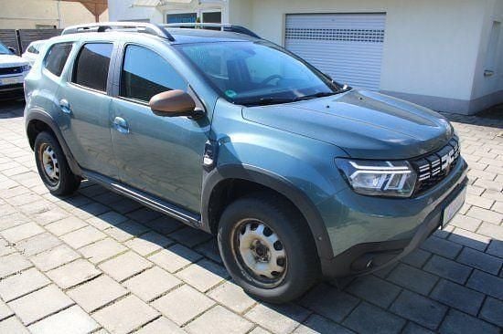 Gebraucht Dacia Duster Extreme 91 PS (66 kW) 2023 Zedergrün (metallic) SUV