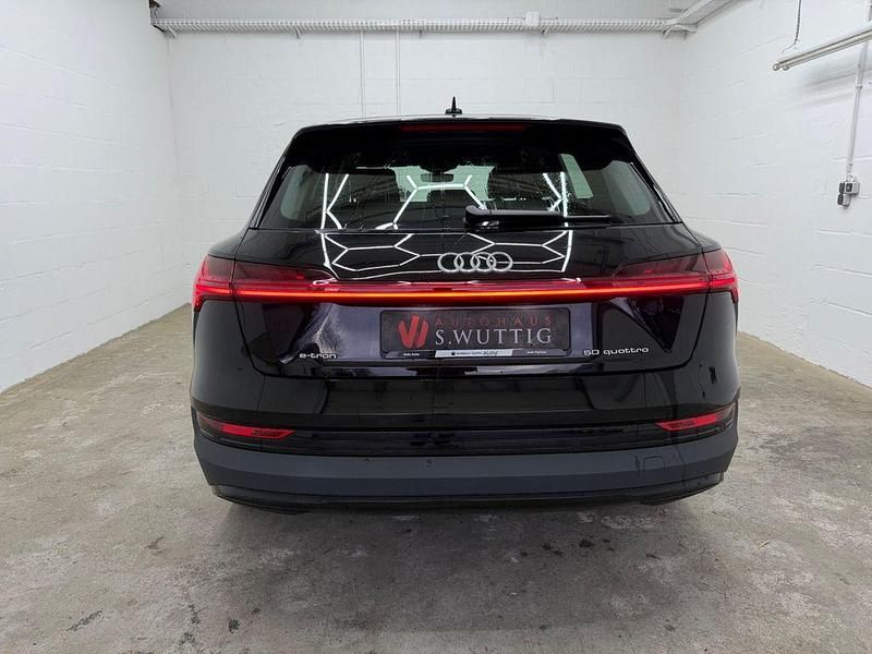 Gebraucht Audi e-tron 230 kW (313 PS) 2022 Schwarz SUV