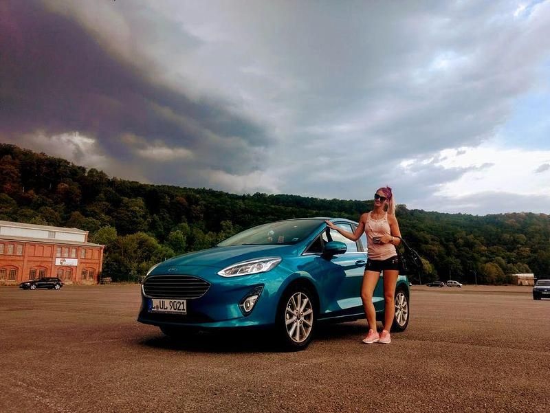 Gebraucht Ford Fiesta Titanium 125 PS (91 kW) 2018 Blau Limousine