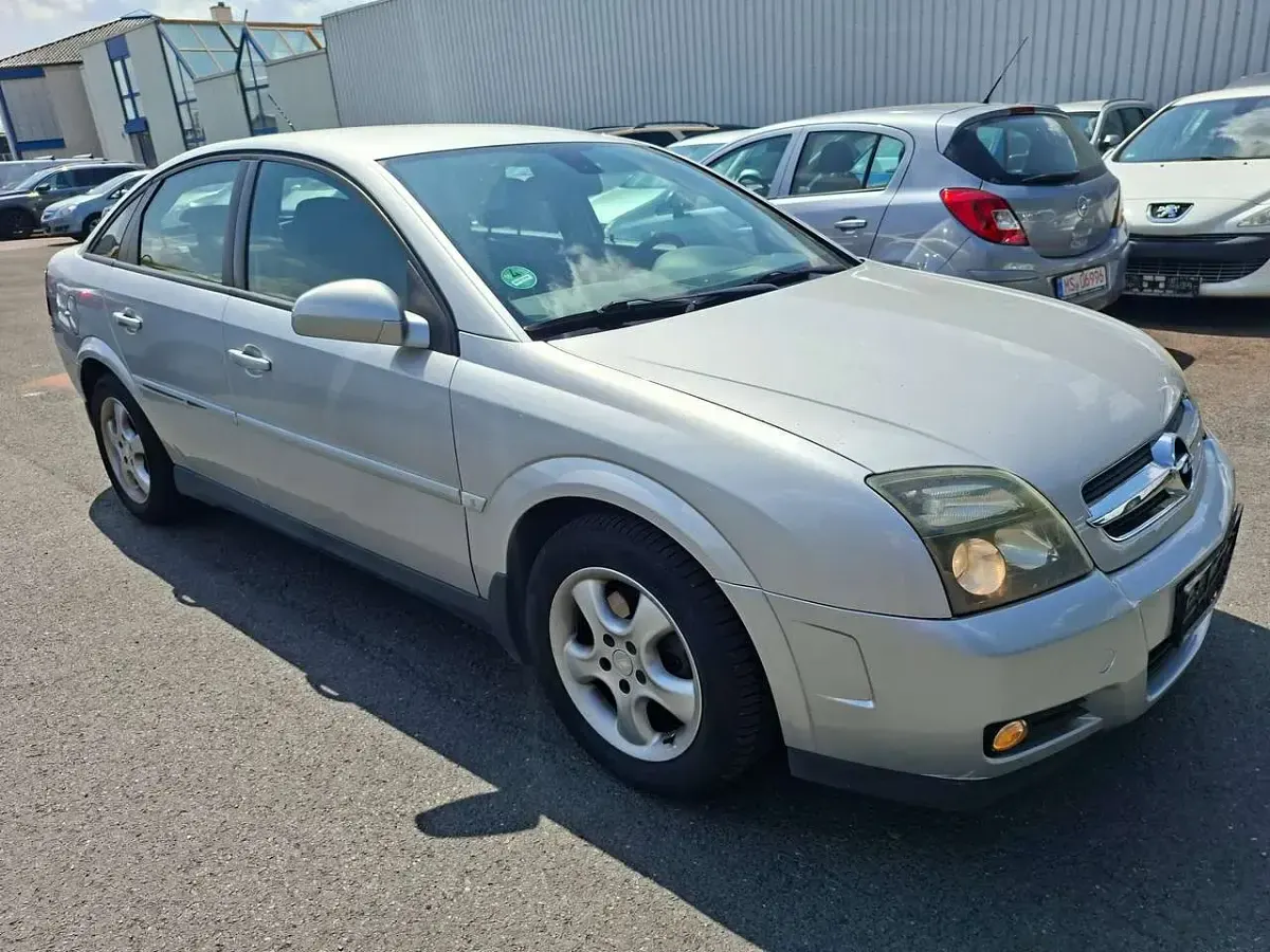 Gebraucht Opel Vectra GTS 101 PS (74 kW) 2005 Silber Limousine