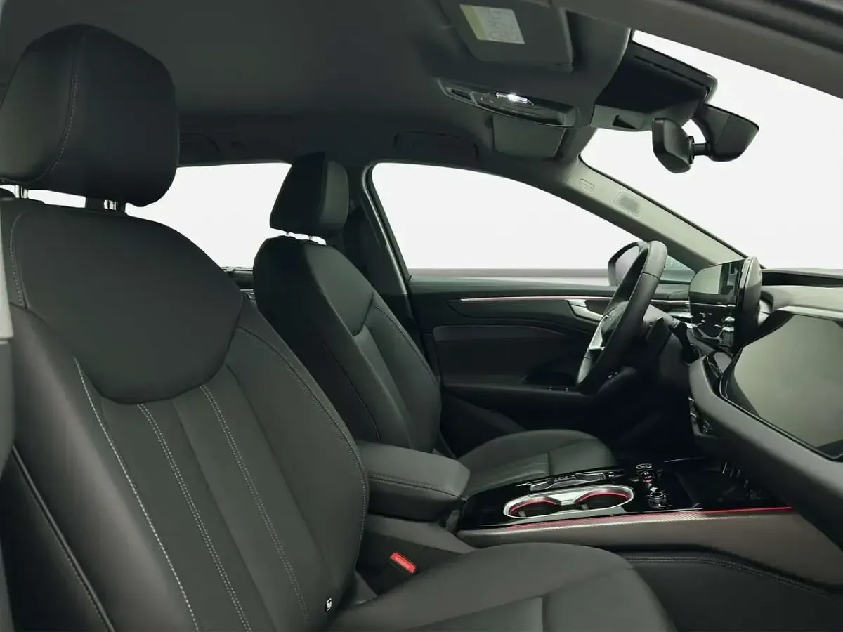Gebraucht Audi A6 Ambiente 204 PS (150 kW) 2025 Florettsilber metallic Kombi