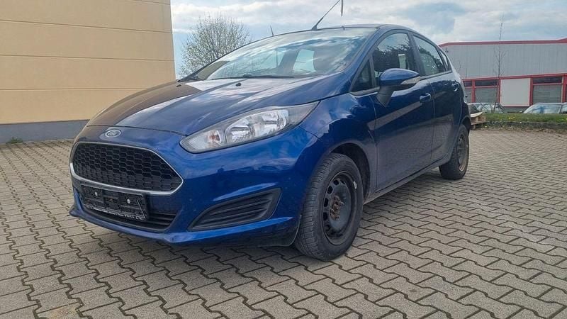 Gebraucht Ford Fiesta Trend 82 PS (60 kW) 2016 Blau Limousine