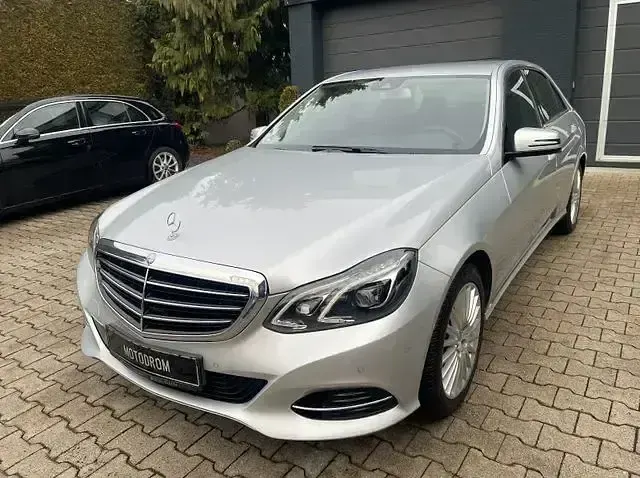 Gebraucht Mercedes E250 Elegance 211 PS (155 kW) 2014 Silber Limousine