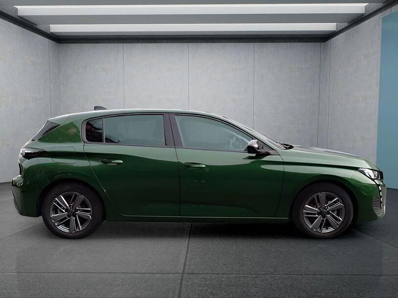 Gebraucht Peugeot 308 Active 131 PS (96 kW) 2023 Grün Kleinwagen
