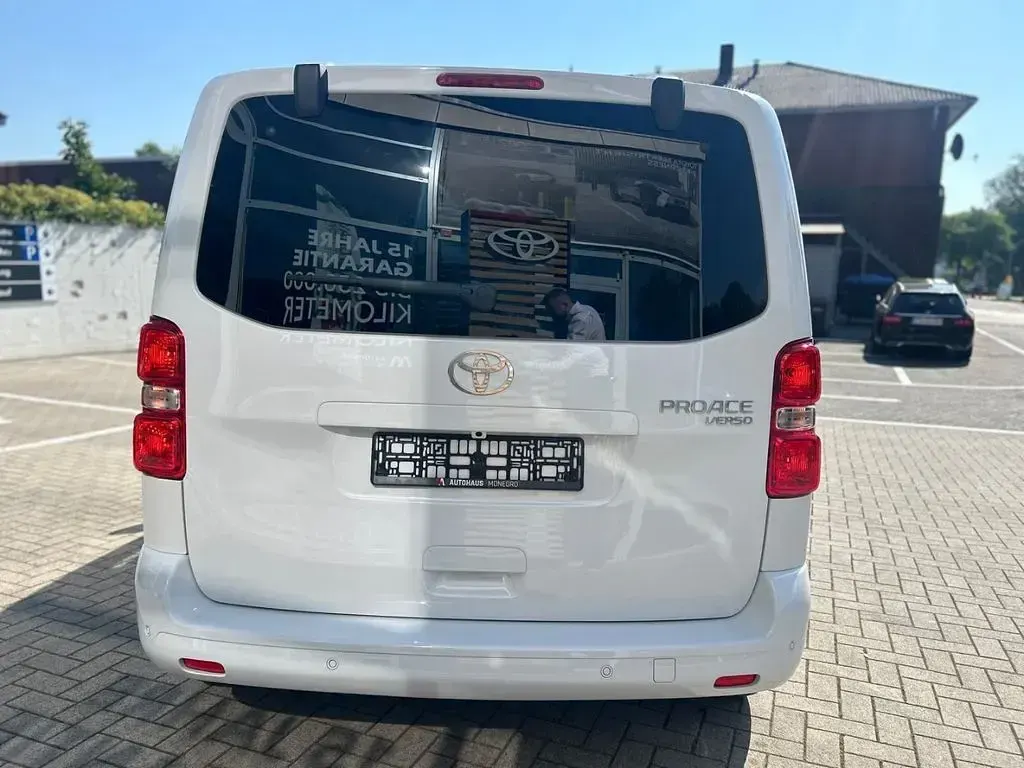 Neu Toyota Proace Verso 150 PS (110 kW) 2026 Weiss Kombi