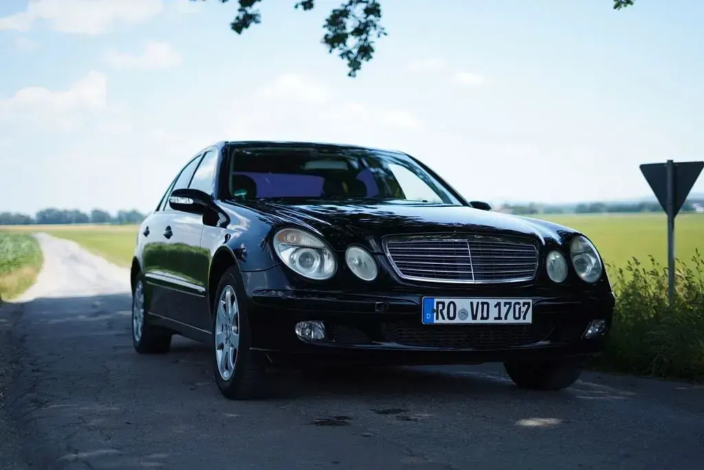 Gebraucht Mercedes E200 Classic 163 PS (119 kW) 2004 Schwarz Limousine