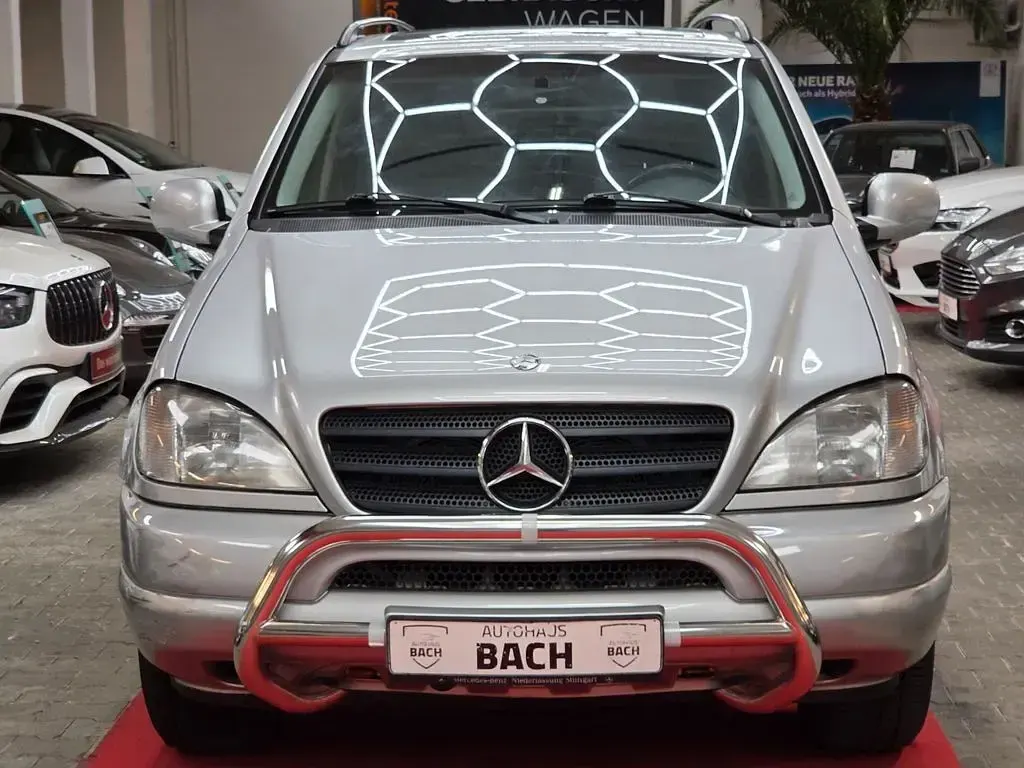 Gebraucht Mercedes ML320 218 PS (160 kW) 1999 Silber SUV