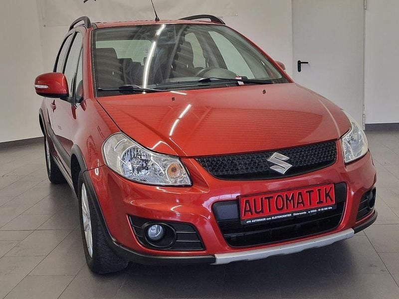 Rot Gebraucht 2012 Suzuki SX4 SUV | 7.990 € (Fairer Preis) - Bild 1/4