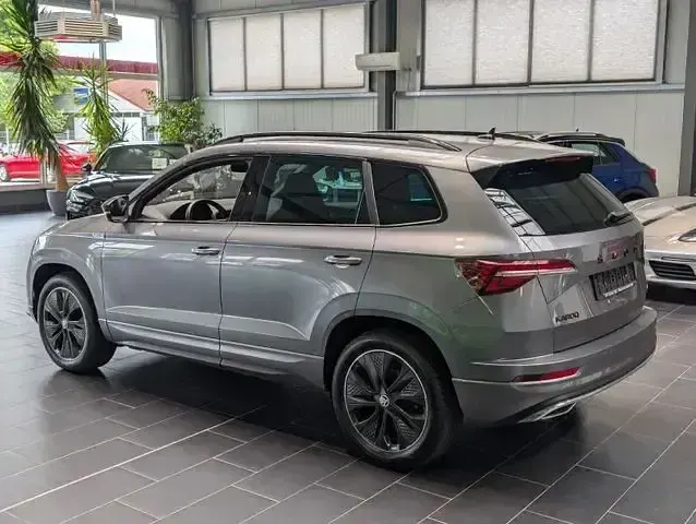 Gebraucht Skoda Karoq SportLine 190 PS (139 kW) 2023 Grau SUV