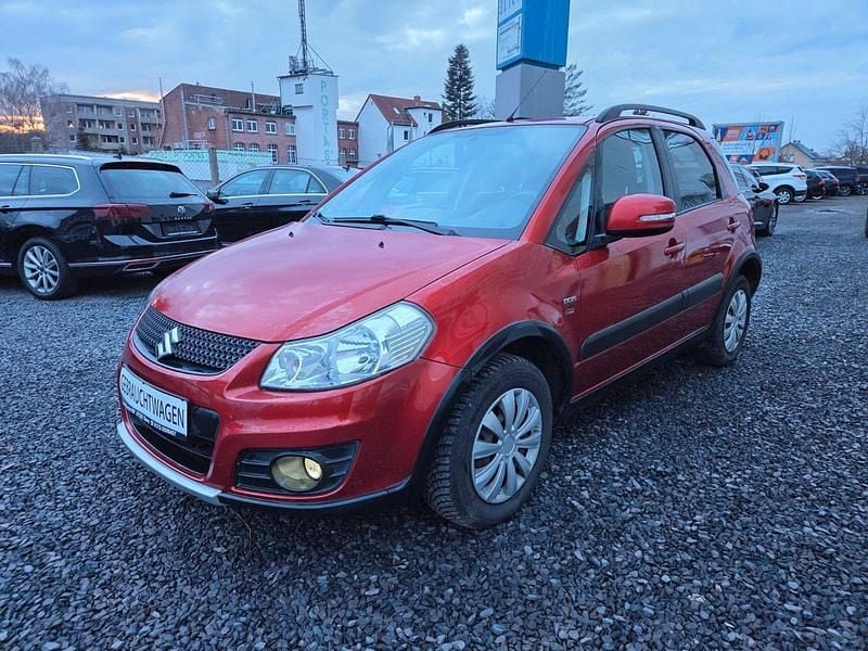 Gebraucht Suzuki SX4 Style 135 PS (99 kW) 2012 Rot Limousine
