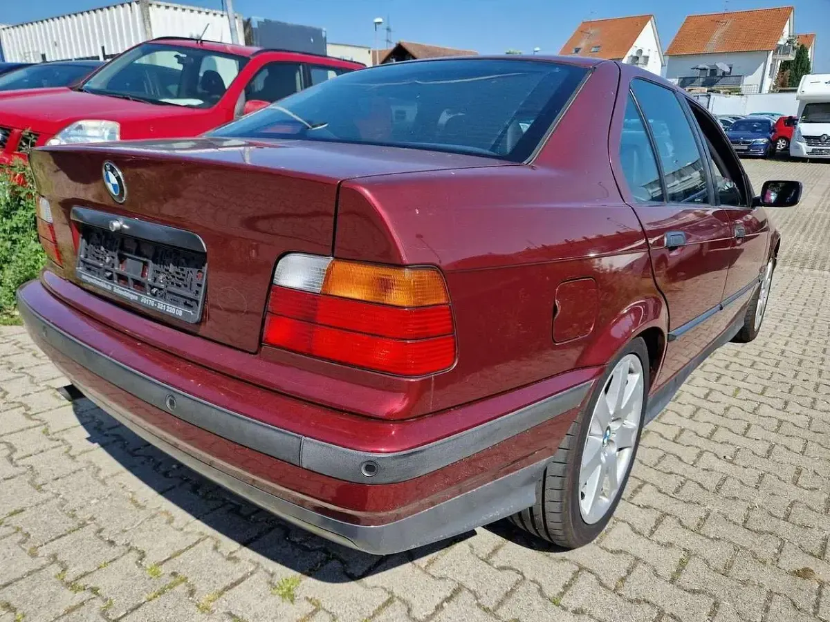 Gebraucht BMW 316 Sport Line 102 PS (75 kW) 1995 Rot Limousine