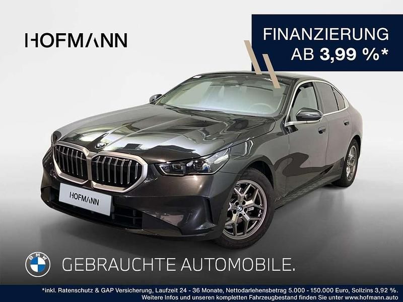 Sophistograu brillanteffekt metallic Gebraucht 2024 BMW 520 Comfort Edition Limousine | 46.342 € (Superpreis) - Bild 1/2
