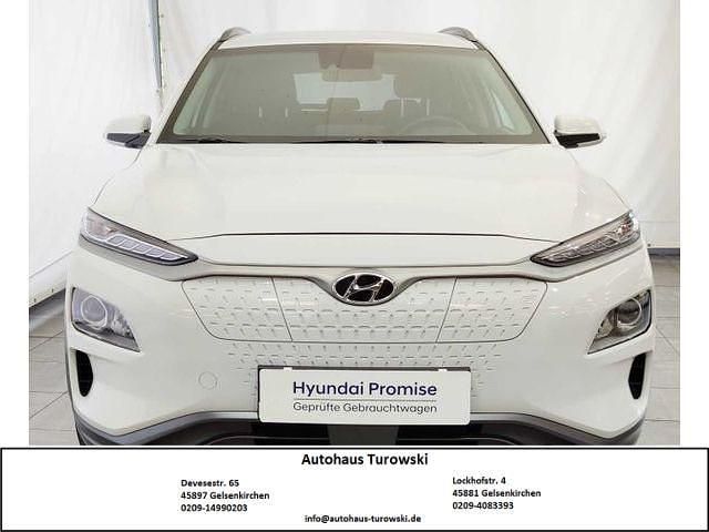 Chalk white (metallic) Gebraucht 2021 Hyundai Kona Advantage SUV | 18.470 € (Fairer Preis) - Bild 1/4