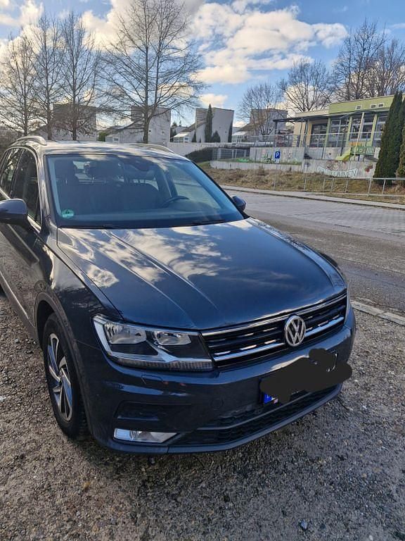 Gebraucht VW Tiguan Sound 150 PS (110 kW) 2017 Grau SUV