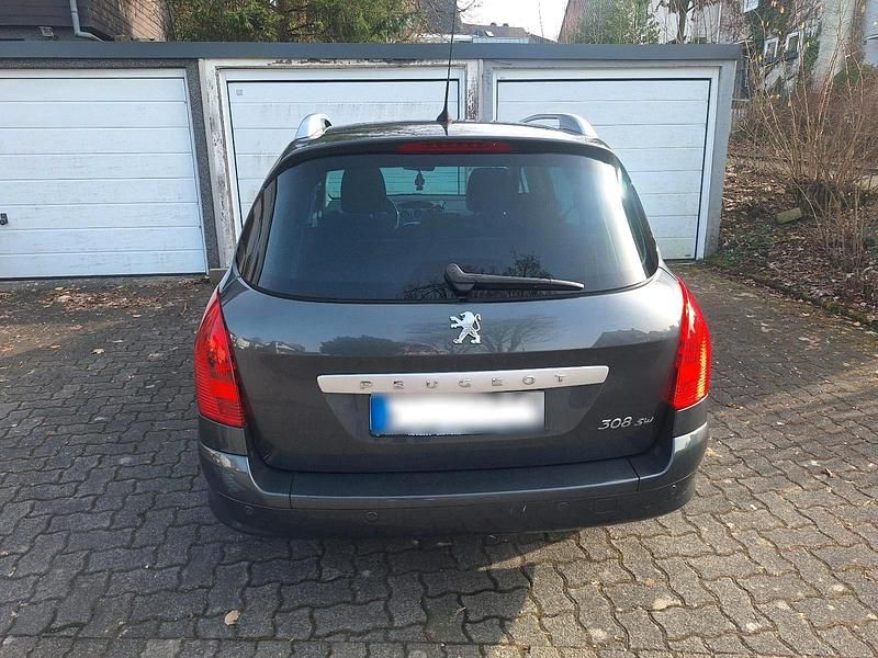Gebraucht Peugeot 308 109 PS (80 kW) 2010 Grau Kombi