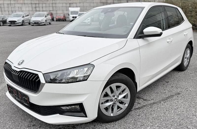 Weiß Gebraucht 2024 Skoda Fabia Ambition Kleinwagen | 17.200 € (Superpreis) - Bild 1/4
