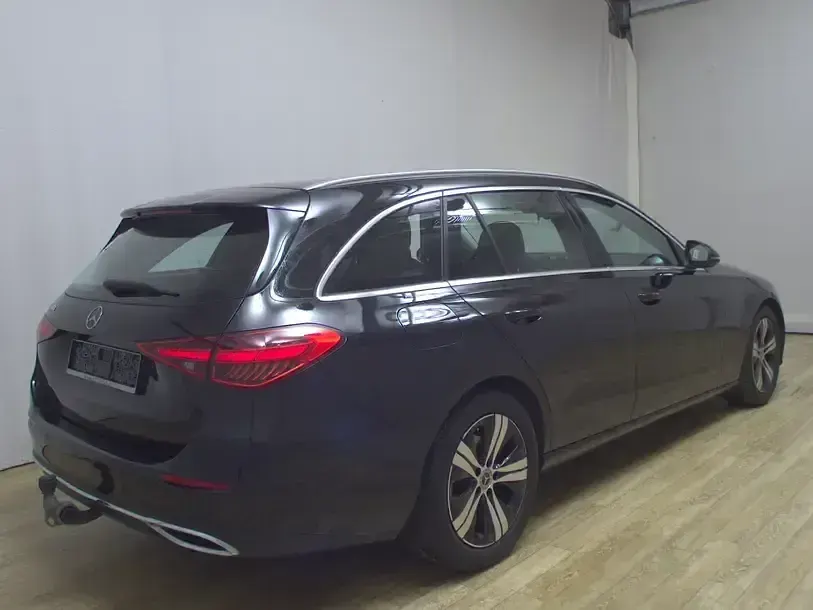 Gebraucht Mercedes C200 Avantgarde 184 PS (135 kW) 2022 Schwarz Limousine