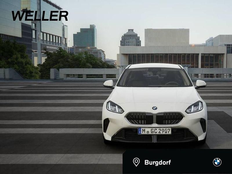 Alpinweiss iii (weiß) Neu 2025 BMW 120 M Sport Kleinwagen | 35.990 € (Fairer Preis) - Bild 1/4