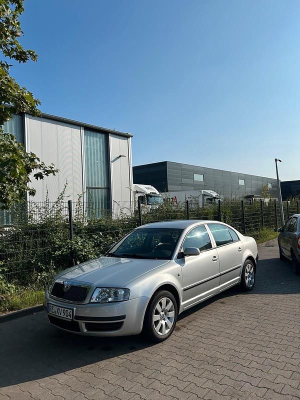 Gebraucht Skoda Superb 150 PS (110 kW) 2003 Grau Limousine
