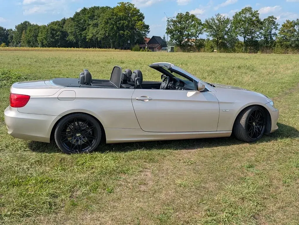 Gebraucht BMW 330 Cabriolet Performance 245 PS (180 kW) 2011 Silber Cabrio