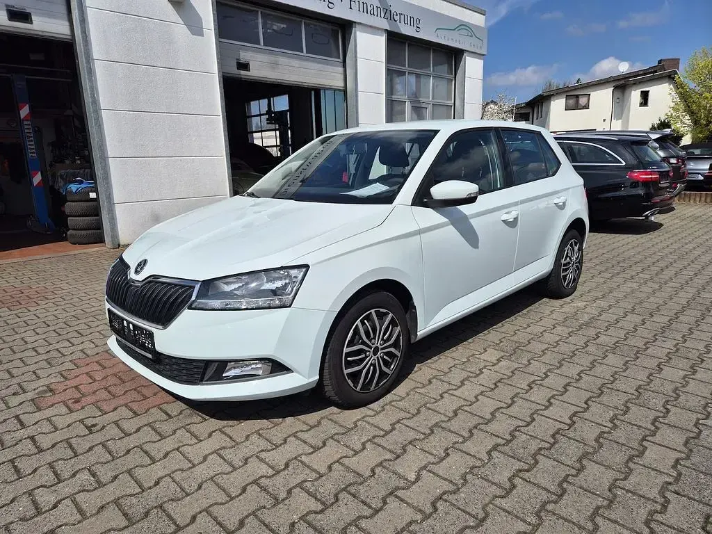 Gebraucht Skoda Fabia Cool Plus 75 PS (55 kW) 2019 Bila laser/laser white Limousine