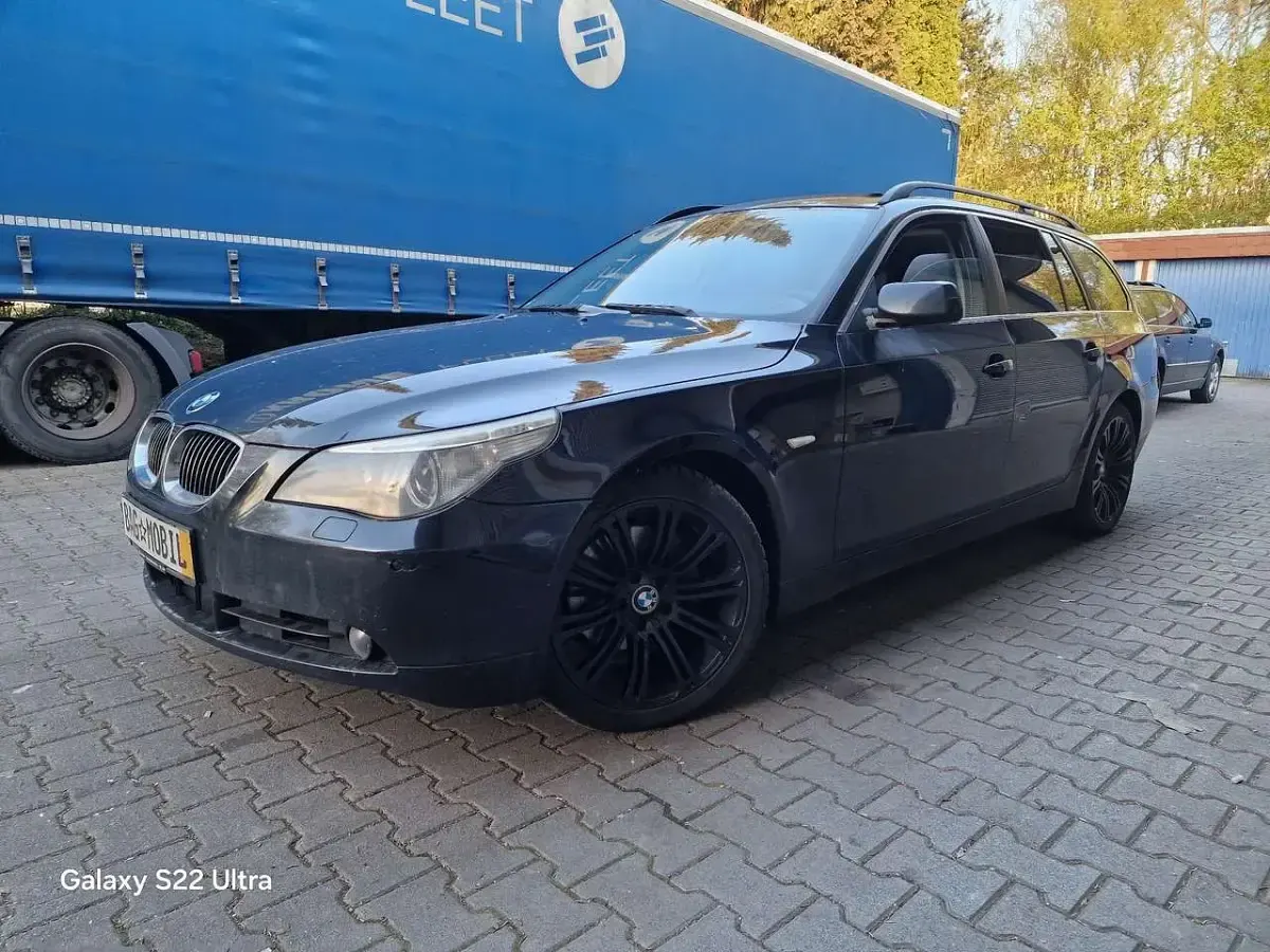 Gebraucht BMW 530 231 PS (169 kW) 2006 Black sapphire metallic Kombi
