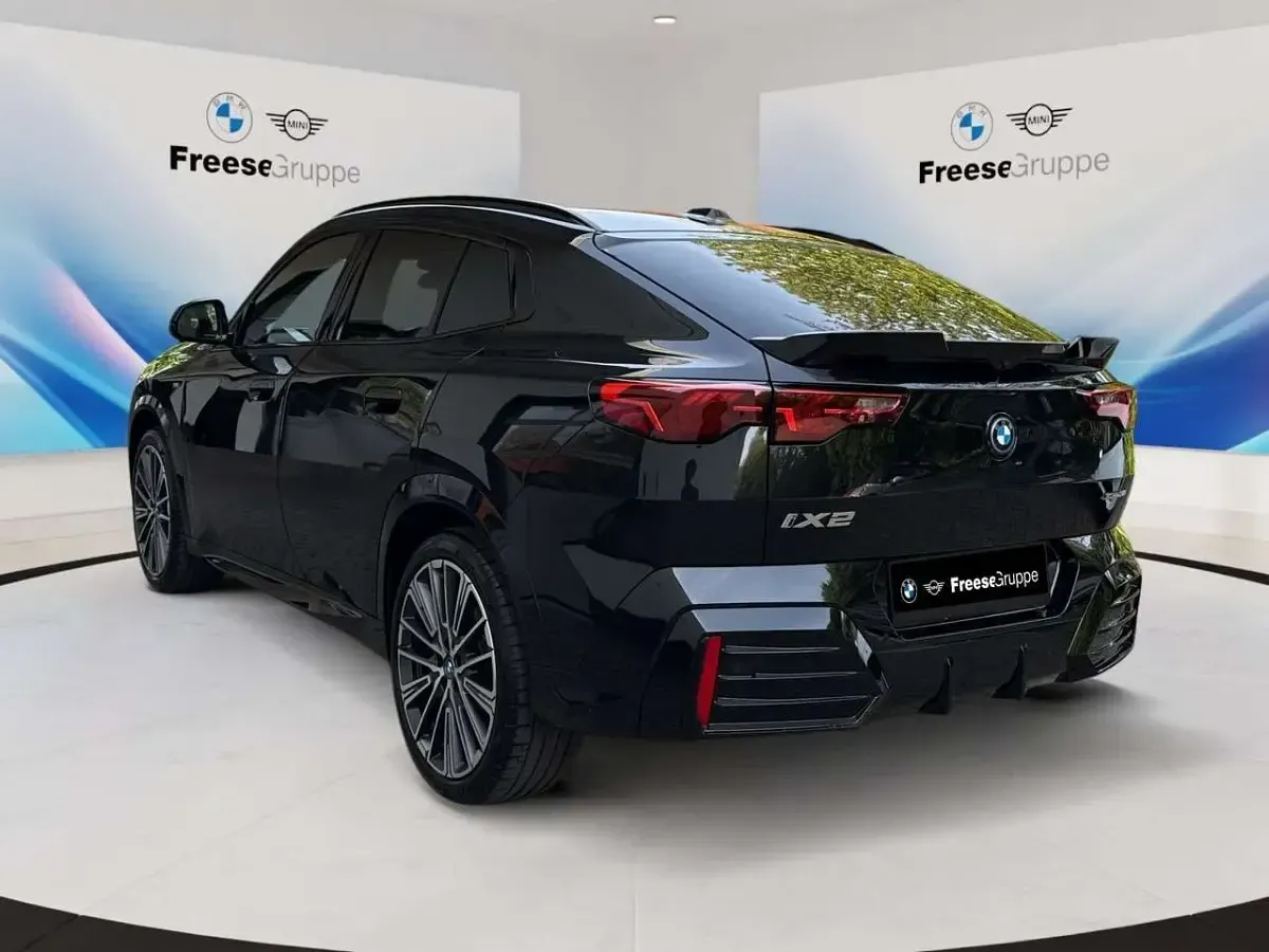 Gebraucht BMW iX2 Luxury Line 230 kW (313 PS) 2025 Schwarz SUV