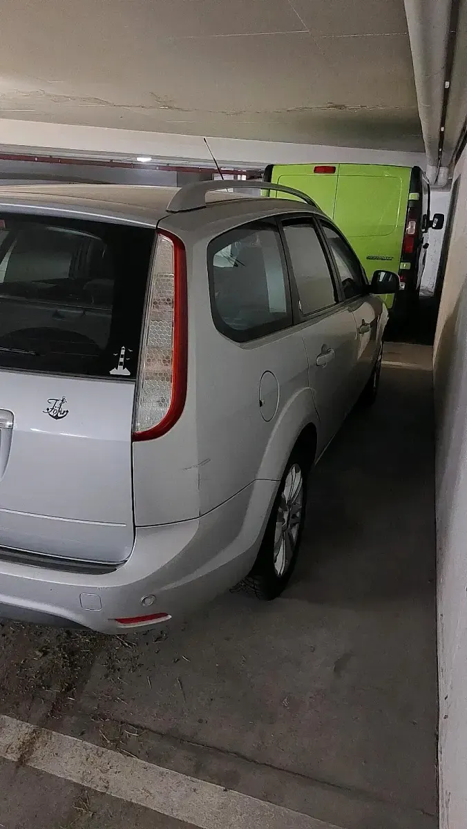 Gebraucht Ford Focus Ghia 101 PS (74 kW) 2008 Silber Kombi