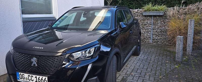 Gebraucht Peugeot 2008 Allure 131 PS (96 kW) 2020 Schwarz SUV