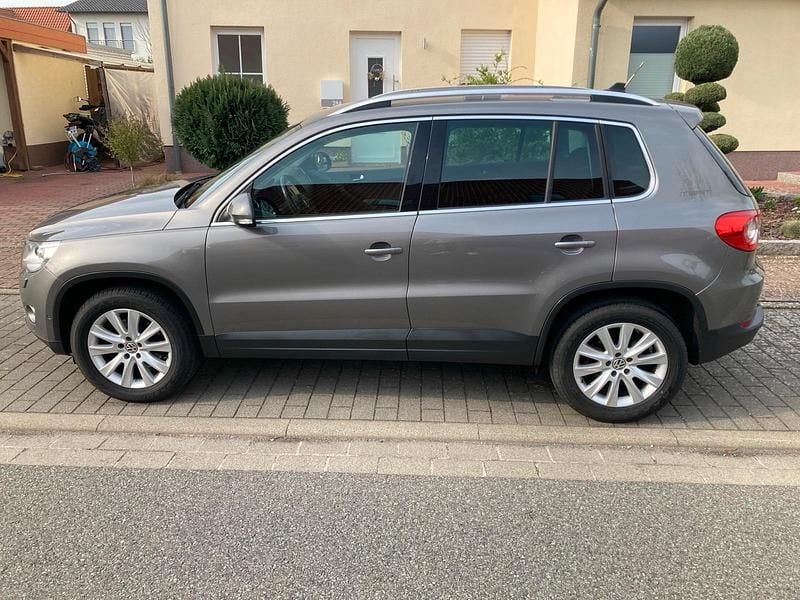 Second-hand VW Tiguan 140 CP (102 kW) 2011 Gri SUV