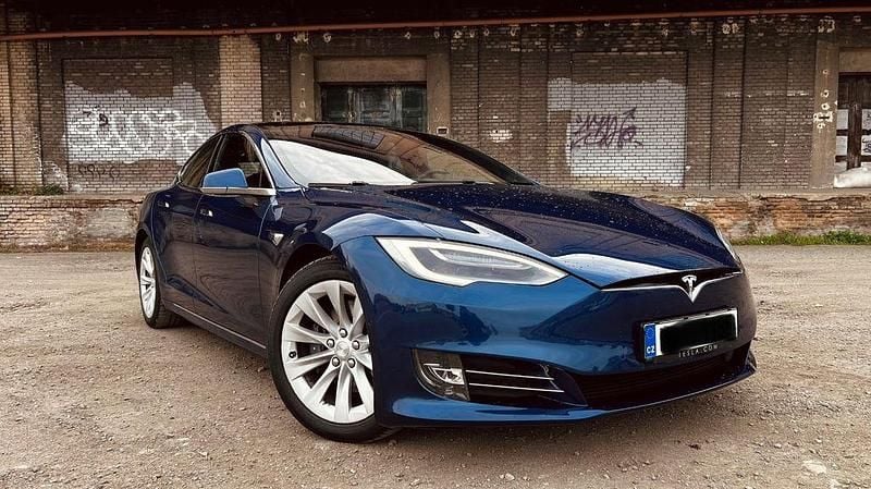 Blau Gebraucht 2020 Tesla Model S Kleinwagen | 37.500 € (Etwas zu teuer) - Bild 1/4