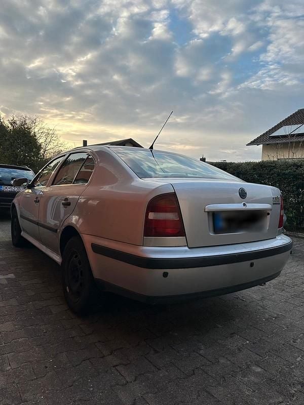 Gebraucht Skoda Octavia 100 PS (73 kW) 2000 Silber Limousine