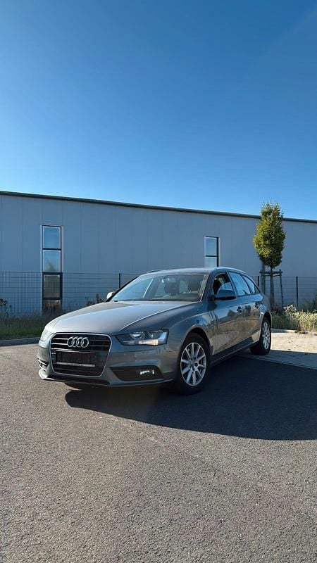 Schwarz Gebraucht 2013 Audi A4 Kombi | 6.900 € (Superpreis) - Bild 1/4
