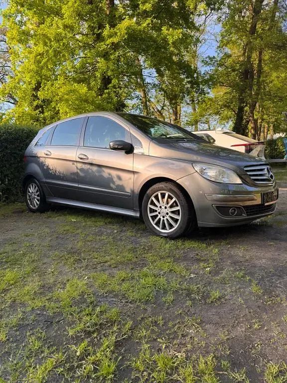 Używany Mercedes B150 Edition 95 KM (69 kW) 2007 Srebrny Minivan